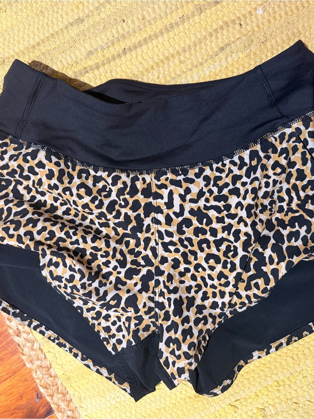 Outdoor Voices hudson Leopard-Print short